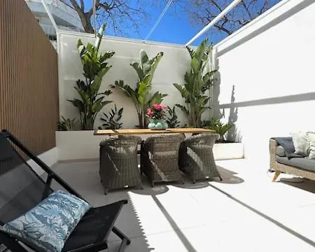 Center Beachfront With Private Patio Apartamento