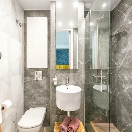 Center Beachfront With Private Patio * Marbella