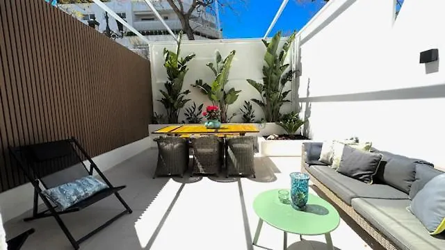 Center Beachfront With Private Patio Apartmán *