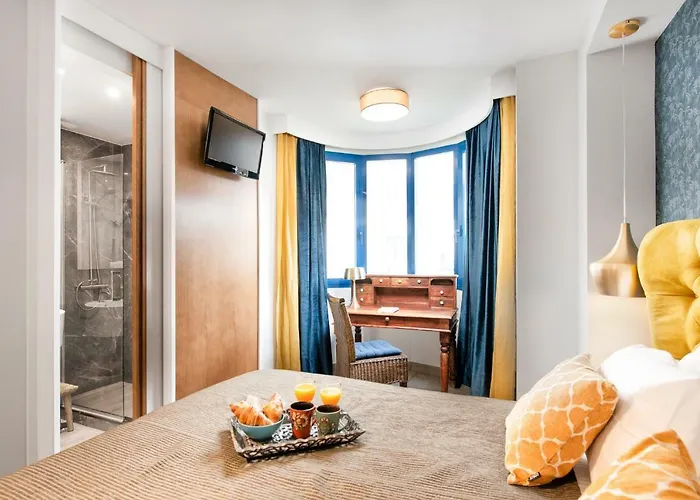 Center Beachfront With Private Patio Marbella